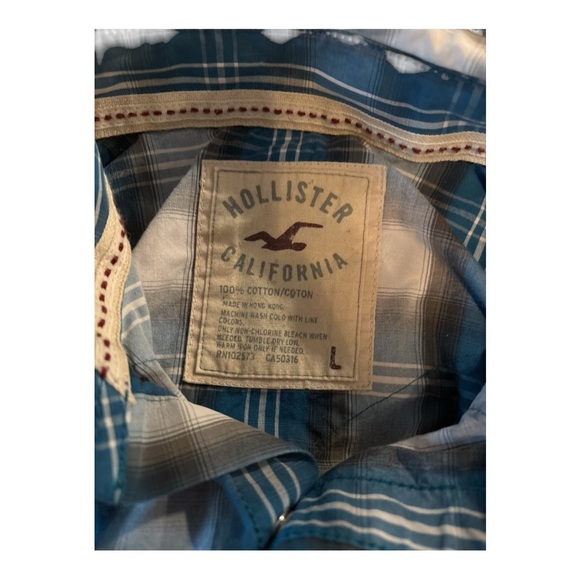 Hollister Pearl Button Down Shirt Blue and White with flaw Size Large - Picture 3 of 4